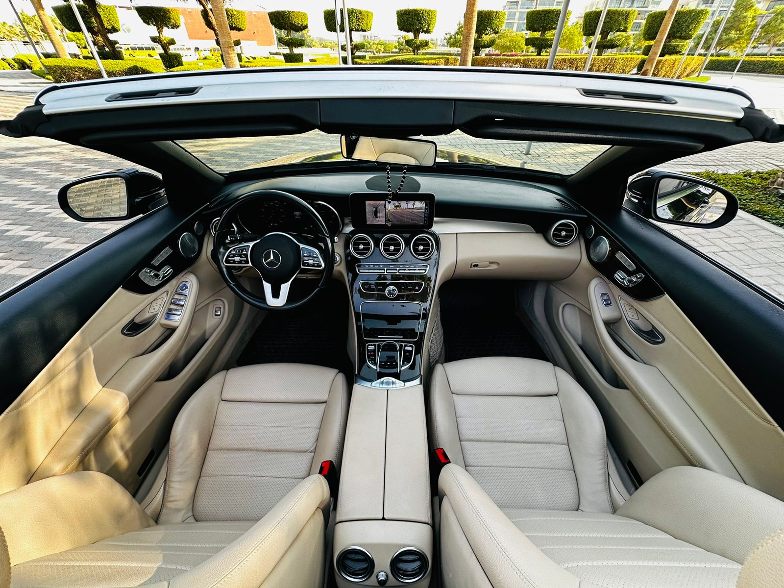 арендовать Mercedes C300 Cabrio  в Дубае