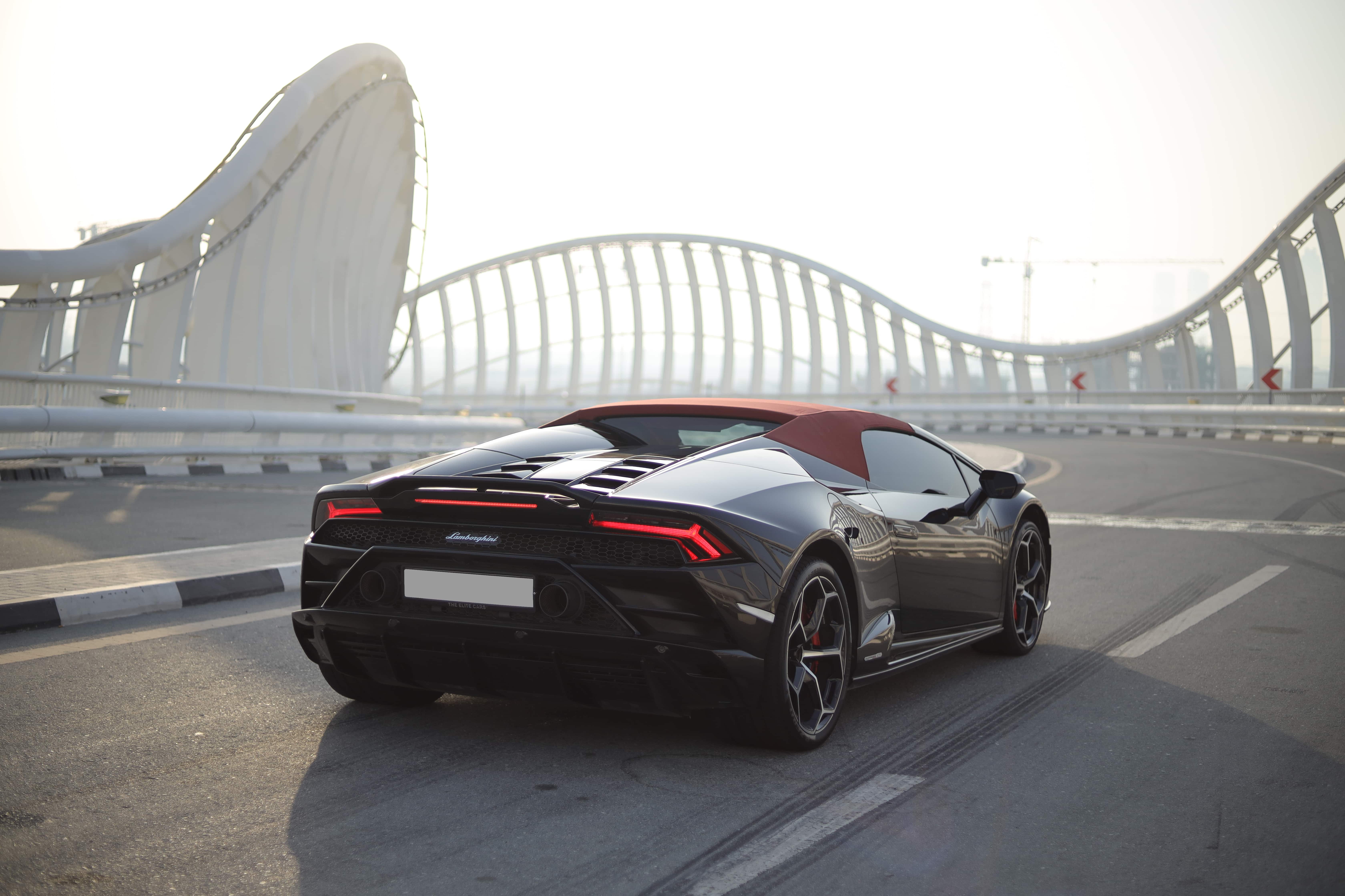 арендовать Lamborghini Huracan EVO Spyder  в Дубае