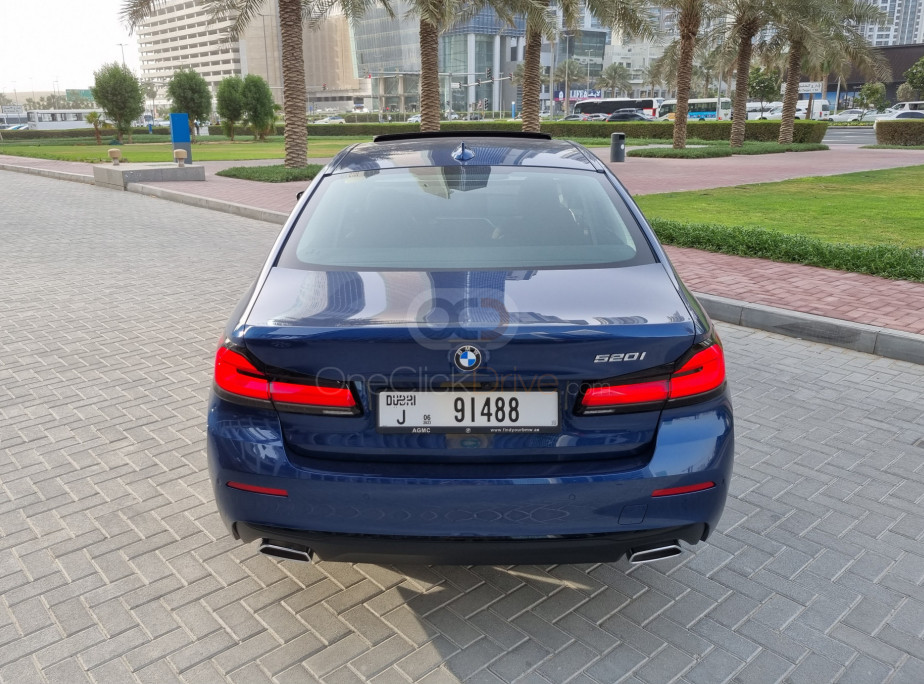 арендовать BMW 520i  в Дубае