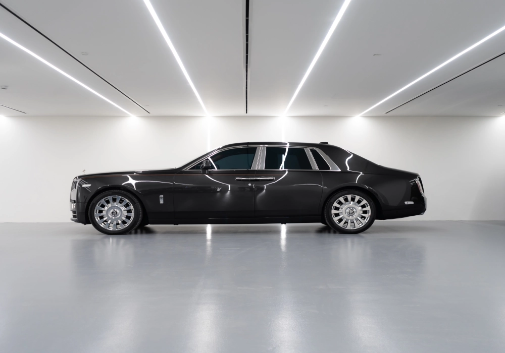 hire Rolls Royce Phantom  in dubai