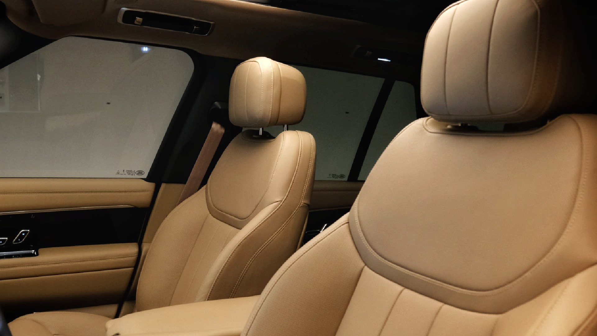 арендовать Range Rover Vogue  в Дубае
