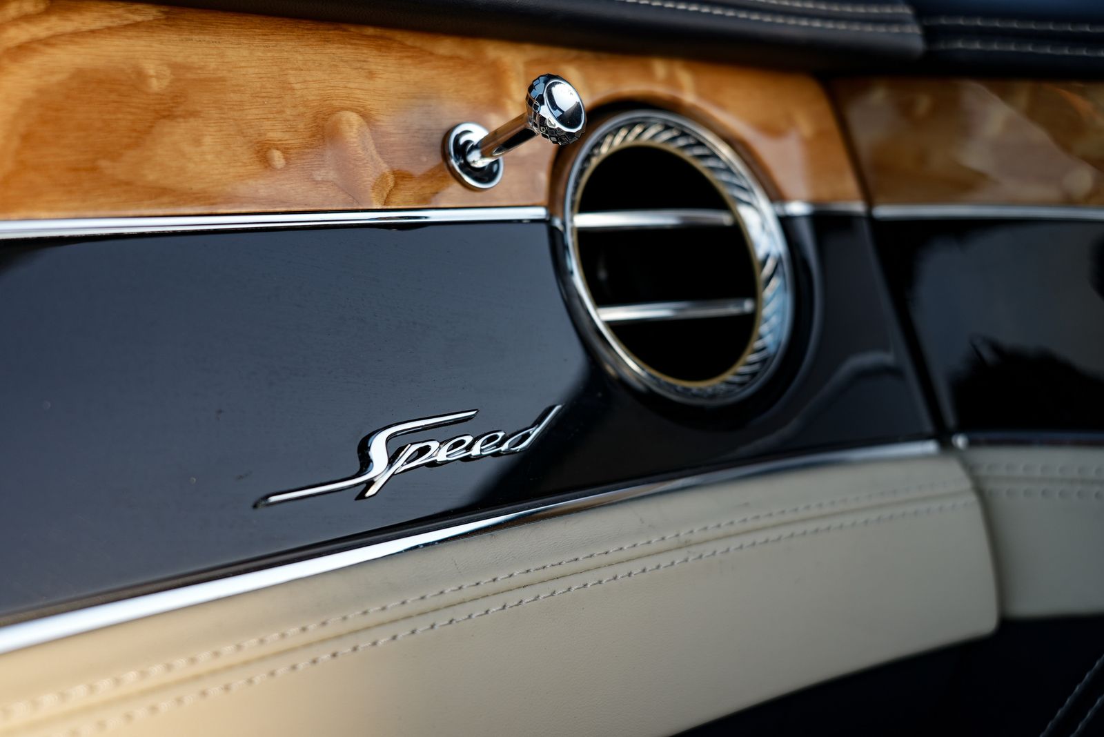 арендовать BENTLEY GTC  в Дубае