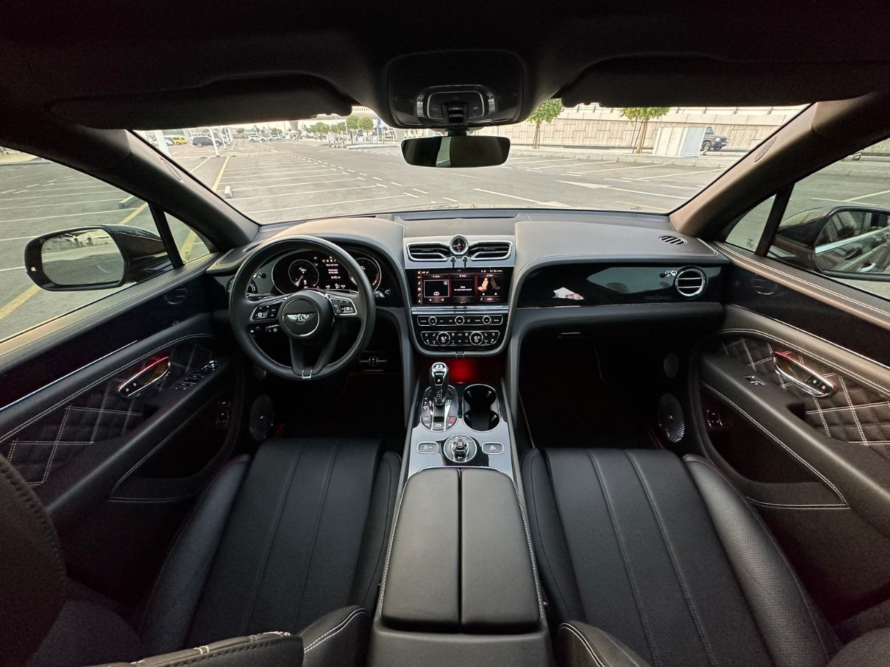 арендовать BENTLEY BENTAYGA  в Дубае