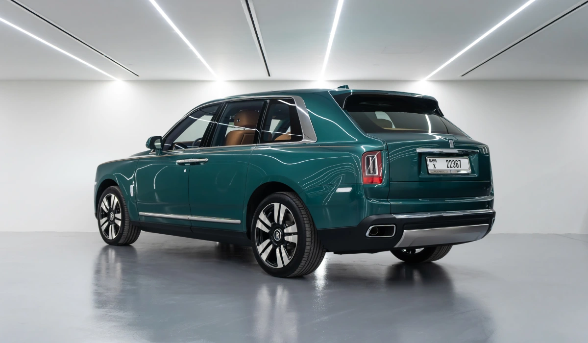 rent Rolls Royce Cullinan  in dubai