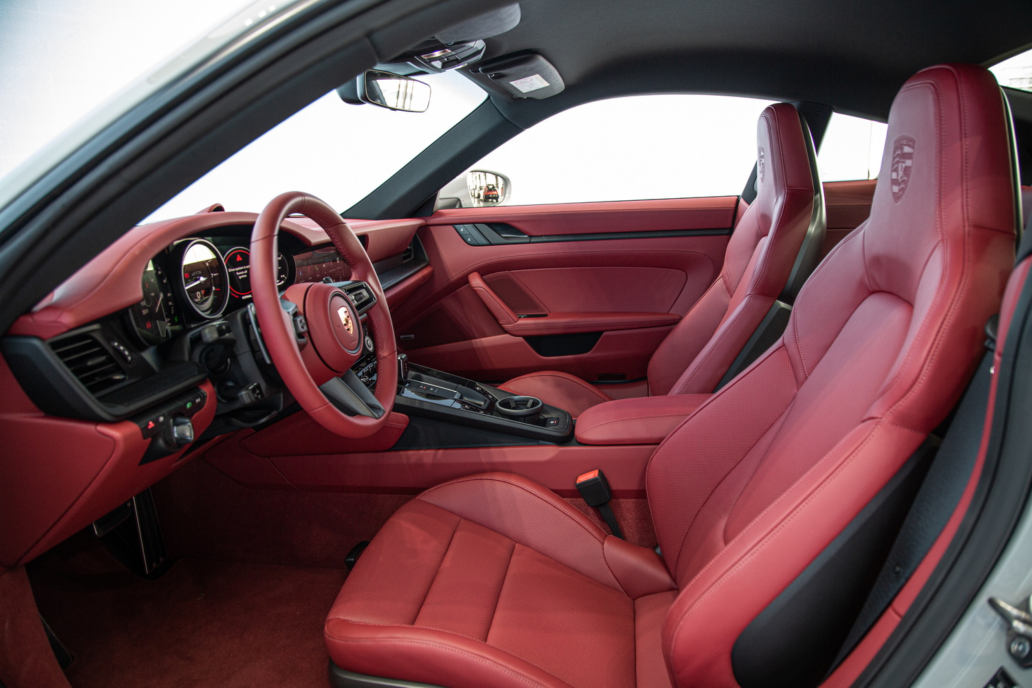 арендовать Porsche 911 Carrera GTS Spyder  в Дубае