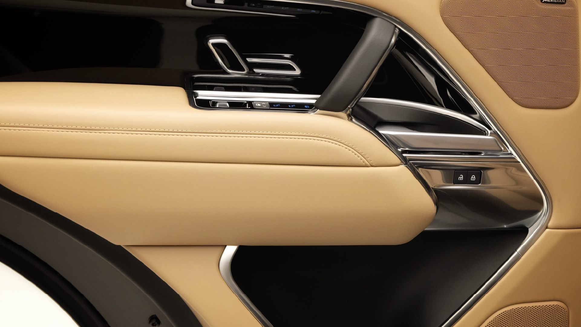 арендовать Range Rover Vogue  в Дубае