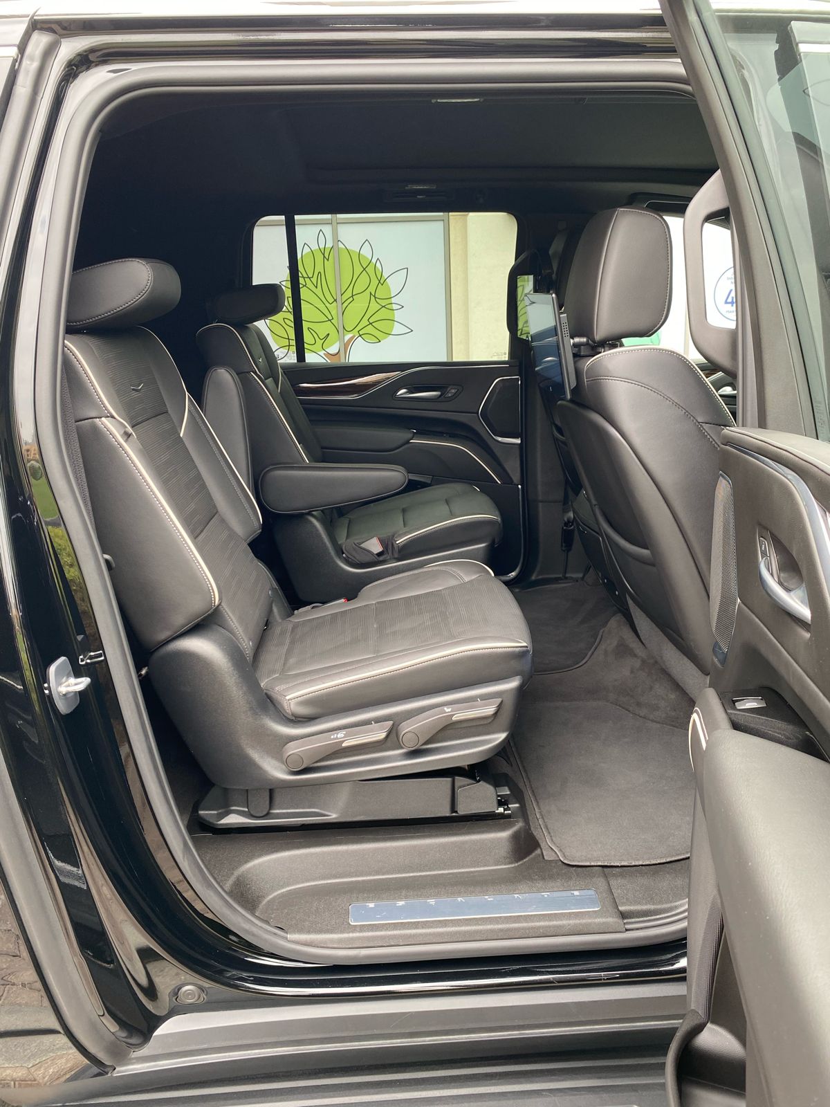 арендовать CADILLAC ESCALADE  в Дубае