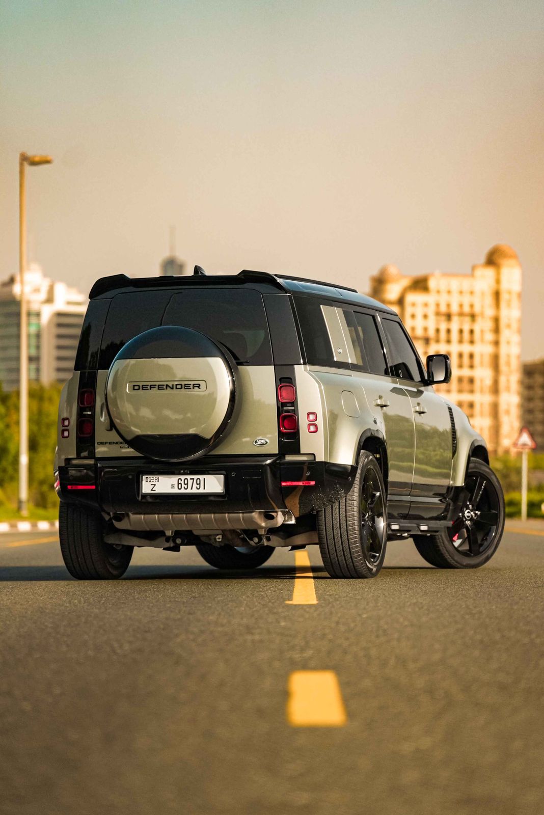 арендовать RANG ROVER DEFENDAR GREEN  в Дубае