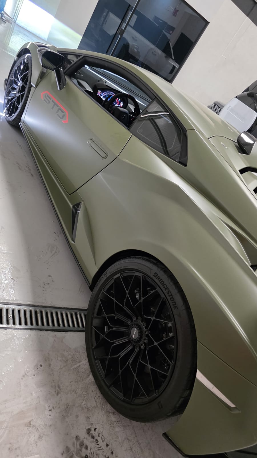 rent LAMBORGHINI STO GREEN  in dubai