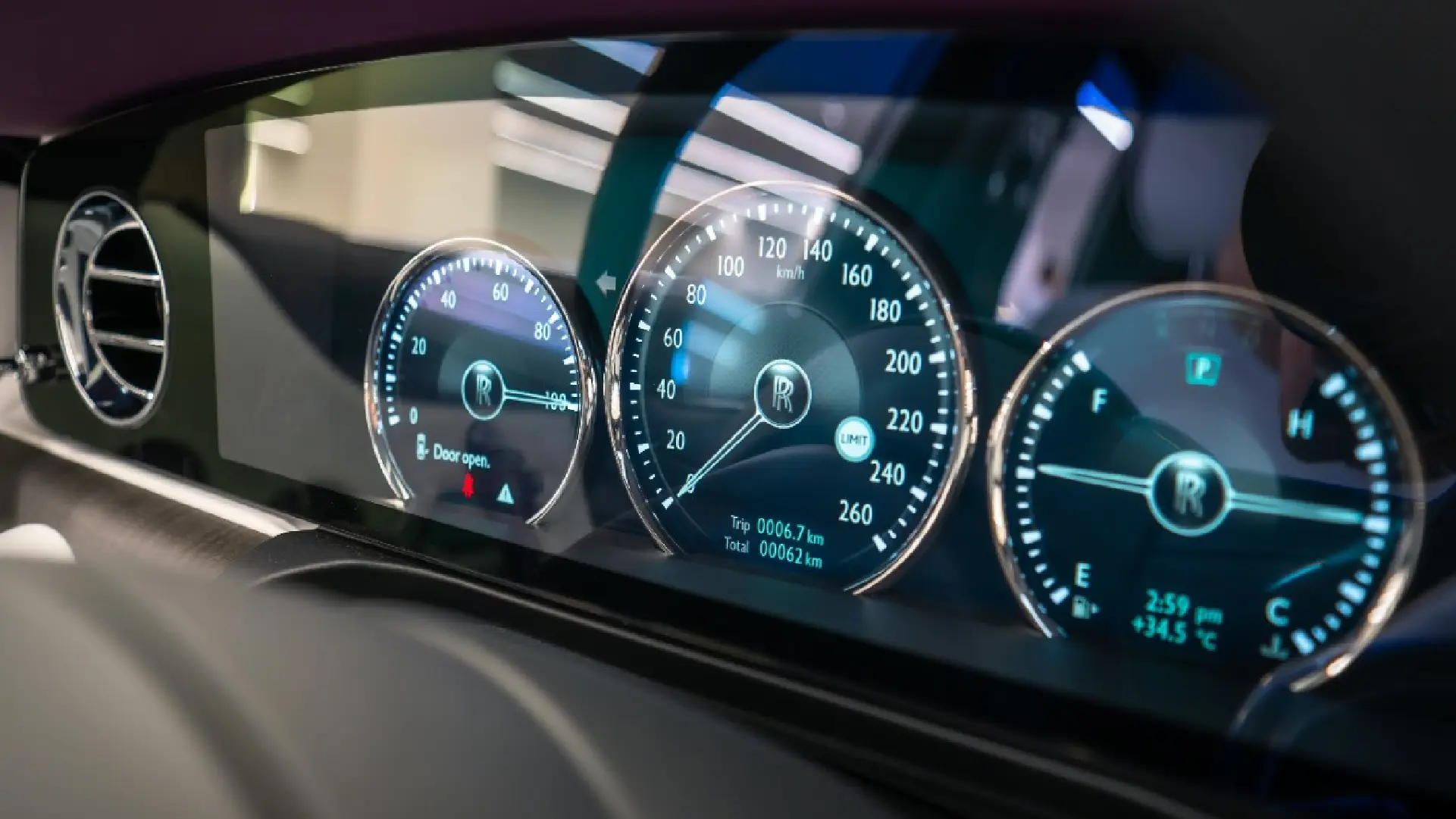 rent Rolls-Royce Ghost  long term in dubai