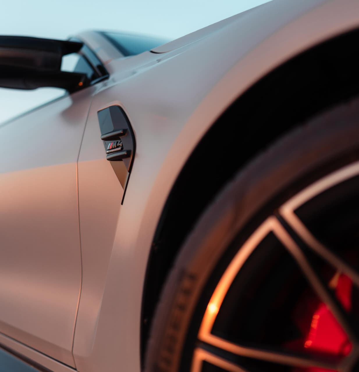 арендовать BMW M4 convertible  длительный срок в Дубае